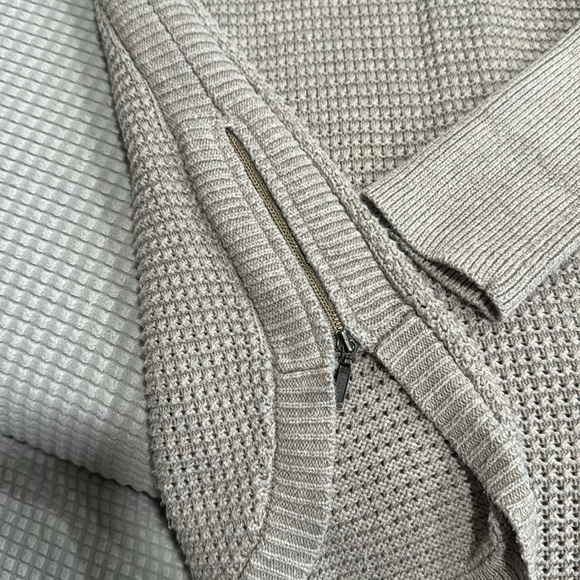 AKINI oversized, long, tan waffle knit sweater with side zippers. Size M. - Picture 4 of 4